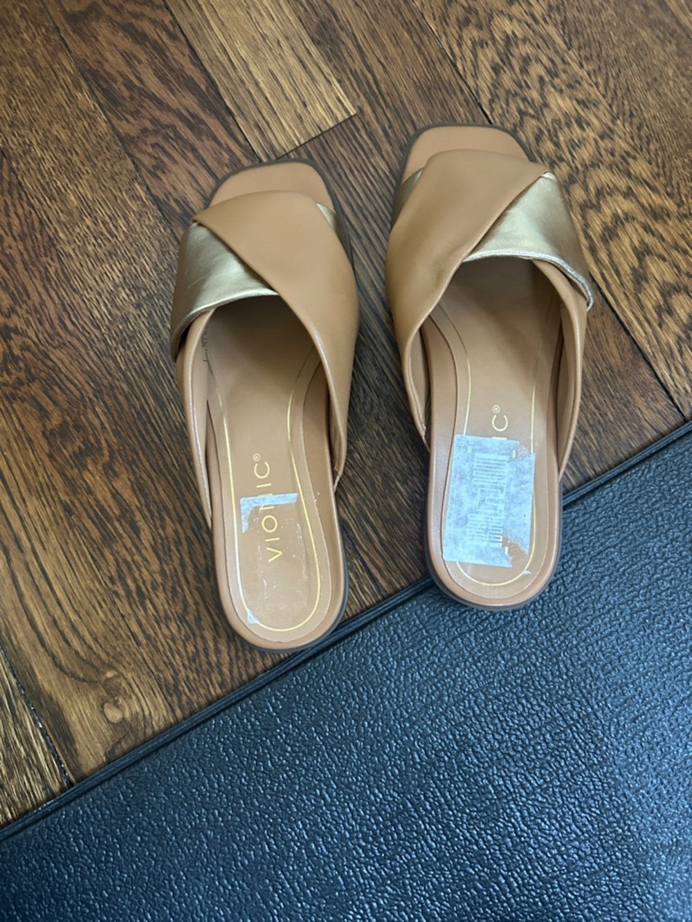 Vionic Tan and Gold Crossband Miramar slide size 6